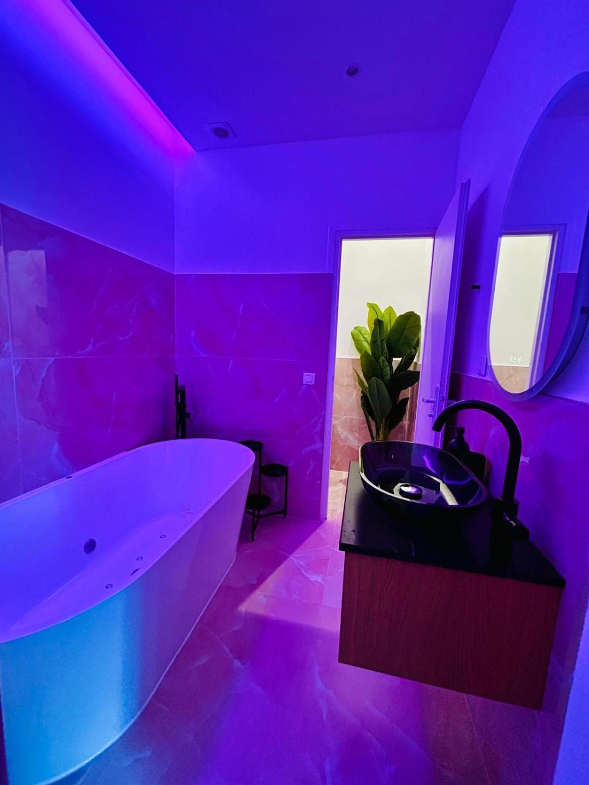 Intimate Escape - Seaside - Bath - Wifi - Ac * Nice